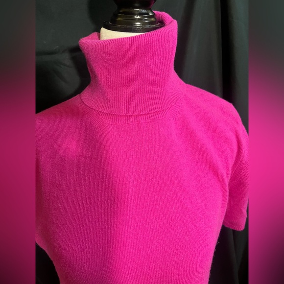 Bellina Hot Pink Wool/Cashmere Blend Turtleneck W/ Short Sleeves!! - Picture 3 of 14